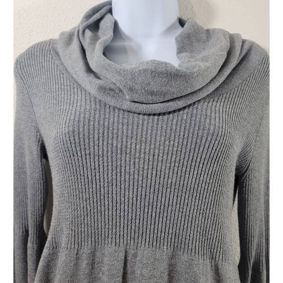 Jillian & Nicole Gray Cowl Neck Ribbed Bodice Top Small Lightweight Long Soft - Picture 5 of 5